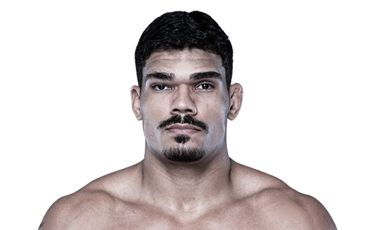 Campeão de duas divisões do LFA, Lucas Fernando assina com o UFC e estreia no UFC 330