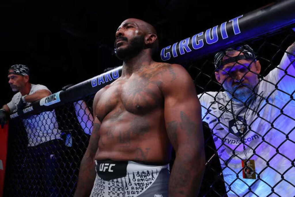 Treinador revela que convenceu Khalil Rountree a abrir mão de duelo com Ankalaev por lesão