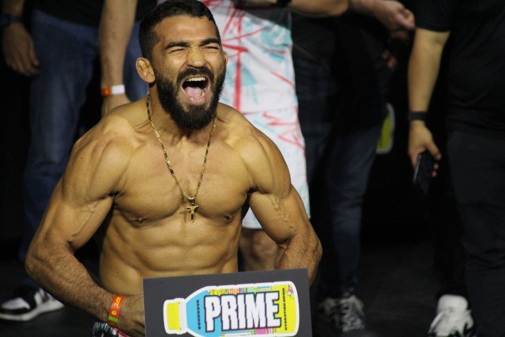 Patrício Pitbull enfrenta Doo-Ho Choi no UFC 331, em Los Angeles
