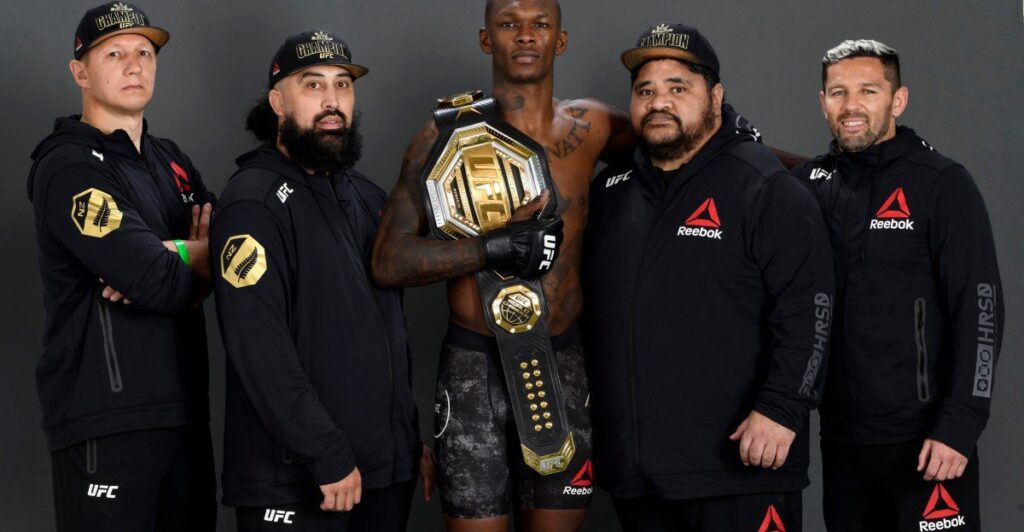 Israel Adesanya anuncia saída da City Kickboxing após 17 anos e busca treino individual