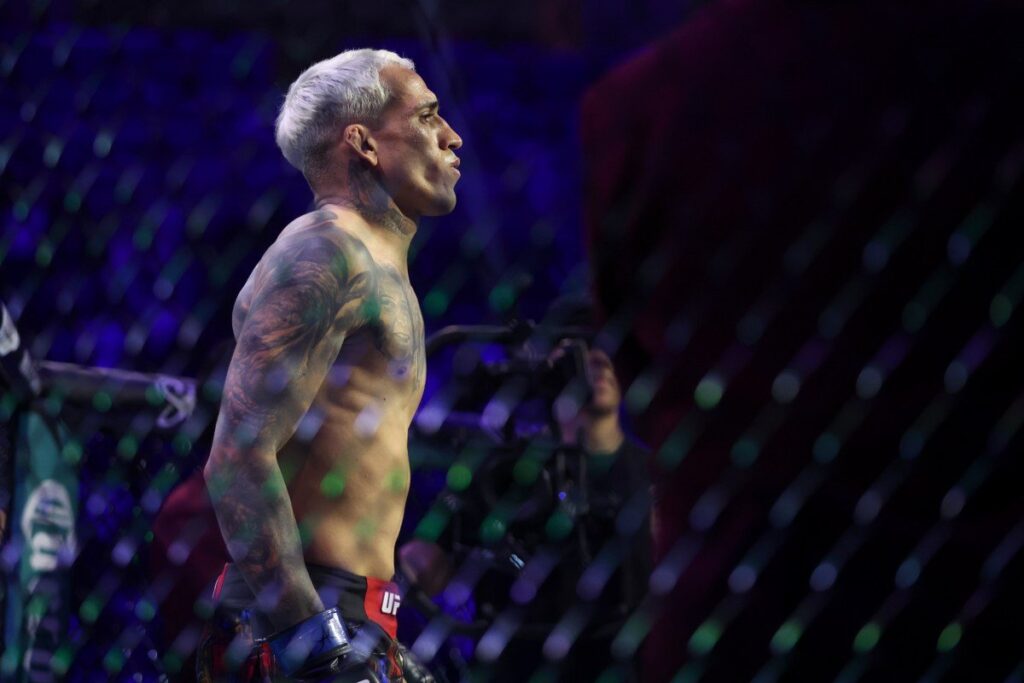 Charles Oliveira minimiza provocação de Paddy Pimblett e se diz pronto para o duelo
