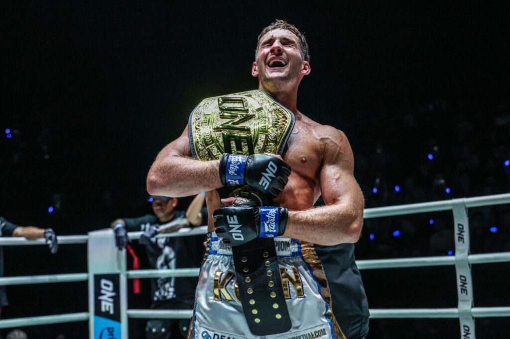 Tawanchai abre mão do cinturão do ONE e Nico Carrillo é promovido a campeão absoluto do muay thai