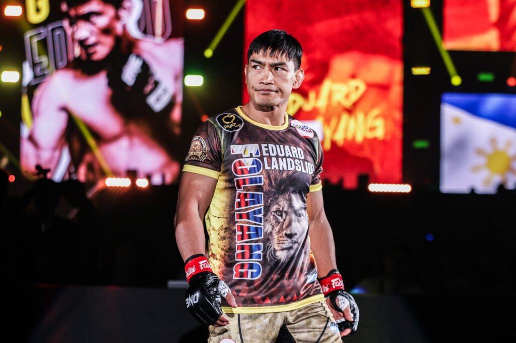 Eduard Folayang enfrenta o japonês Shozo Isojima em possível despedida no The Inner Circle 21