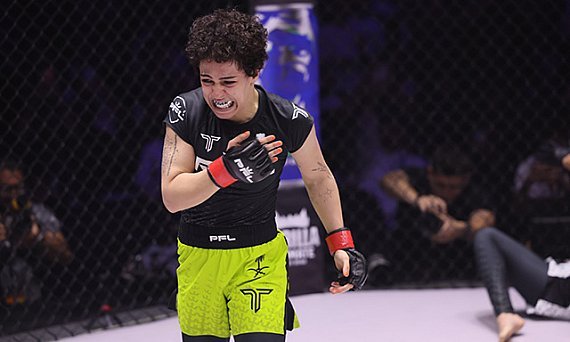 Hattan Alsaif vence na estreia profissional e protagoniza a primeira luta feminina como principal na Arábia Saudita
