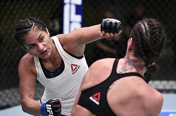 Bill Algeo anuncia aposentadoria após 13 anos de carreira no MMA