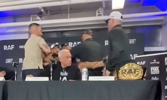 Colby Covington e Belal Muhammad são separados após confusão em coletiva do RAF 11
