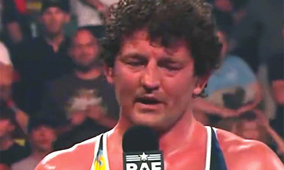 Ben Askren conta que as pernas falharam na despedida do wrestling um ano após transplante duplo de pulmão