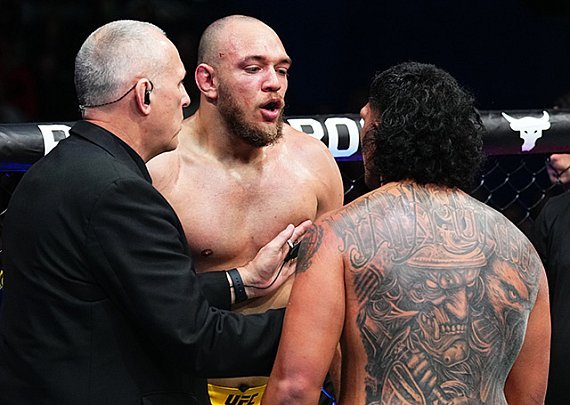 Valter Walker minimiza Josh Hokit e Gable Steveson e se oferece para encará-los após o UFC Abu Dhabi