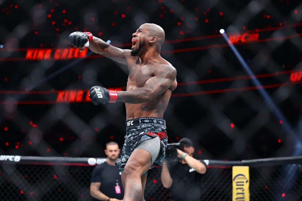 King Green nocauteia Terrance McKinney no fim do primeiro round em virada no UFC 329