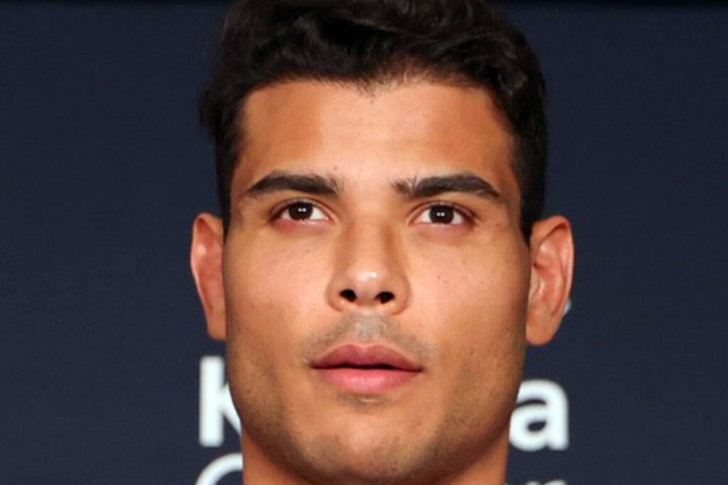 Dana White diz que Borrachinha está sendo cogitado para disputa de cinturão interino dos meio-pesados