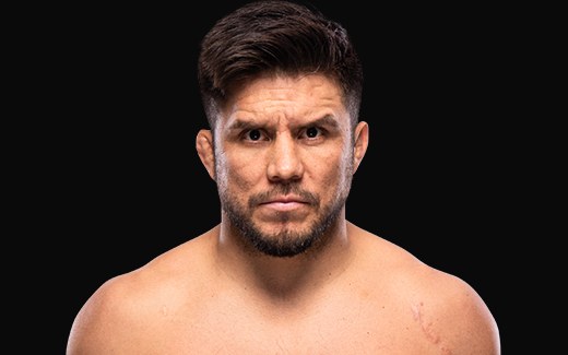 Henry Cejudo cobra suspensão de Herb Dean e diz que arbitragem vem prejudicando o MMA