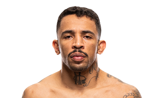 Carlos Prates pressiona por duelo com Islam Makhachev pelo cinturão dos meio-médios em dezembro