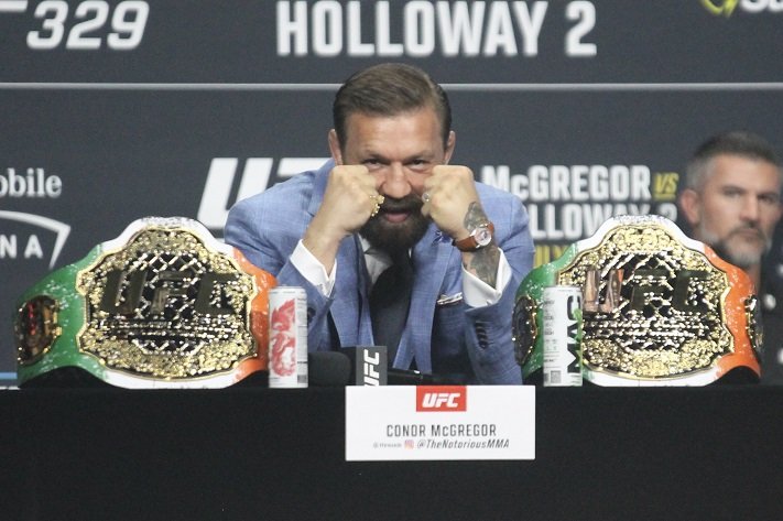 Conor McGregor diz que cirurgia no joelho foi bem-sucedida e projeta retorno ao octógono