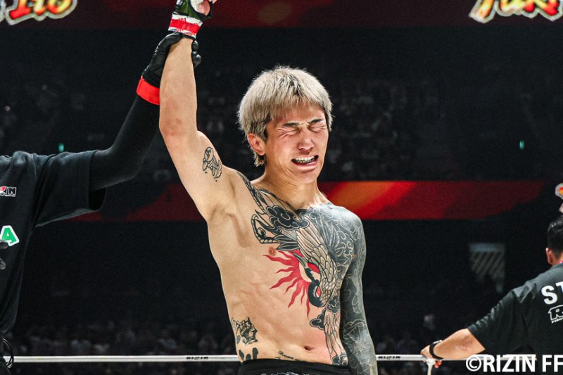 Yuki Ito nocauteia Gajamatov, ganha bônus do presidente do Rizin e desafia o campeão dos moscas