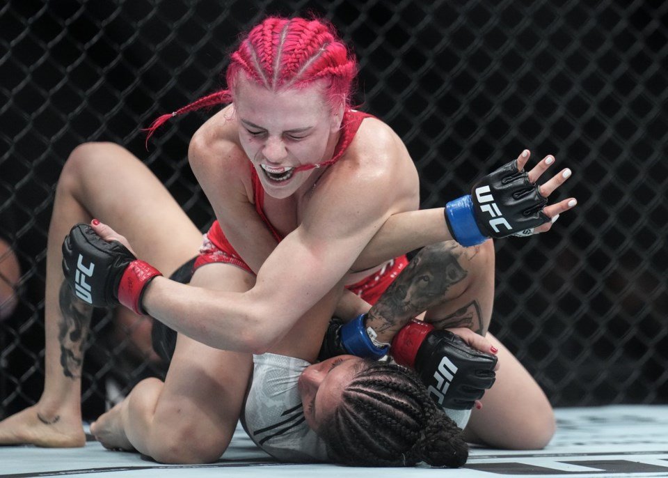 Mackenzie Dern promete finalizar Gillian Robertson na primeira defesa de cinturão no UFC 330