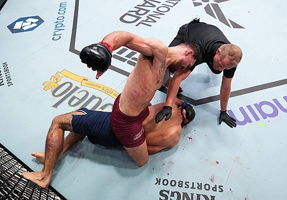 Treinador diz que nem Volkanovski segura Mauricio Ruffy no chão antes do UFC 331
