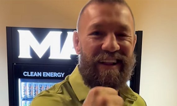 Conor McGregor anuncia quinta cirurgia da carreira após lesão no UFC 329