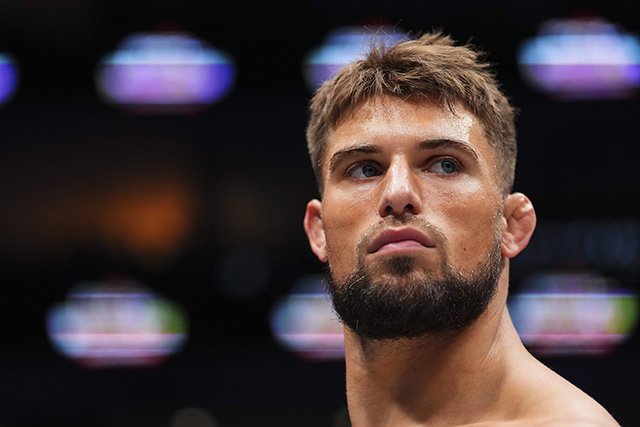 Kleber Koike encara o fenômeno Kyoma Akimoto na luta principal do Rizin 54