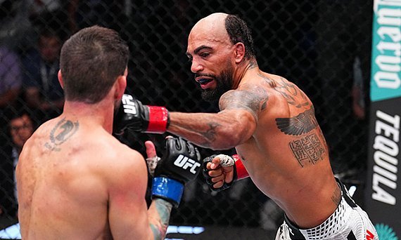 UFC 330 ganha duelo dos moscas entre Charles Johnson e Jose Ochoa; Blanchfield sai por lesão