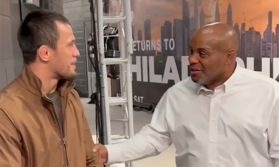 Daniel Cormier desafia Usman Nurmagomedov a testar o nível do UFC