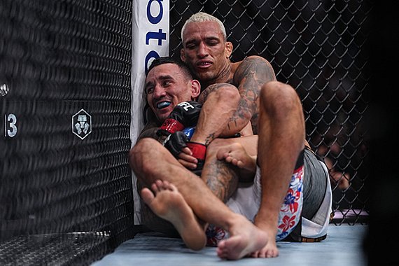 Gilbert Burns aponta Charles Oliveira e Diego Lopes como os melhores no jiu-jítsu do UFC