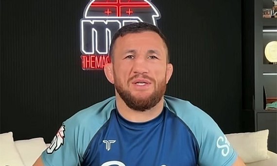 Merab Dvalishvili explica tapa em aliado de Umar Nurmagomedov nos bastidores de evento de wrestling