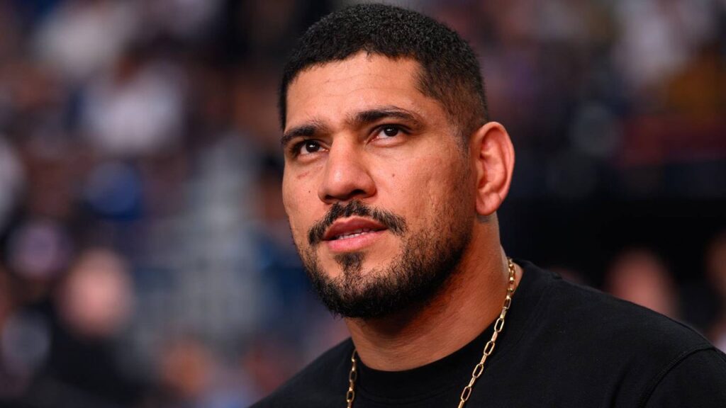 Alex Pereira confirma que segue nos pesados e quer uma luta antes de disputar o cinturão