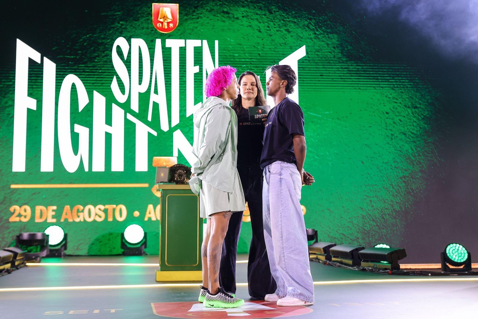 Rafaela Silva e Prisca Awiti Alcaraz na encarada do Spaten Fight Night 3.