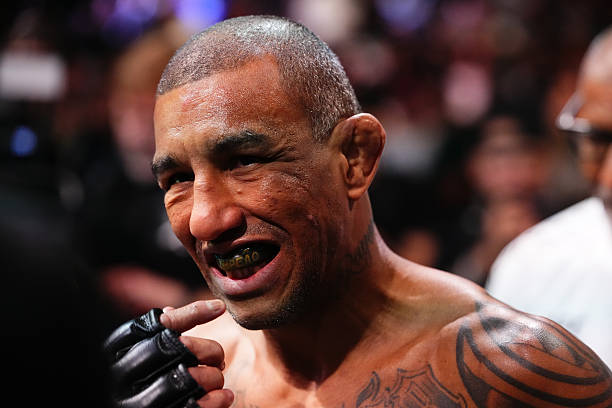 Raoni Barcelos está consciente e passa por exames após desfecho assustador no UFC Vegas 121