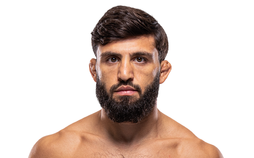 Arman Tsarukyan nocauteia Mauricio Ruffy e assume a dianteira pela disputa dos leves no UFC 331