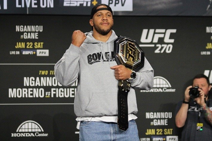 Amanda Nunes sai da aposentadoria e desafia Kayla Harrison pelo cinturão no UFC 334
