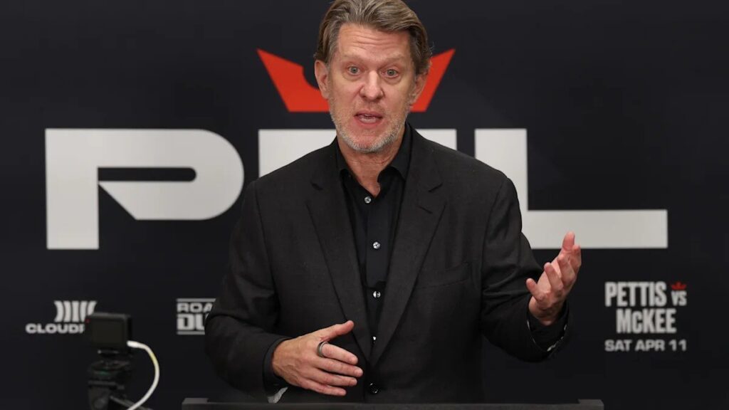 John Martin deixa o comando da PFL sete semanas após a fusão com a MVP, de Jake Paul