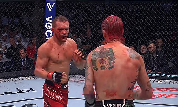 Petr Yan diz que divisão dos galos do UFC não o impressiona antes da trilogia com Dvalishvili