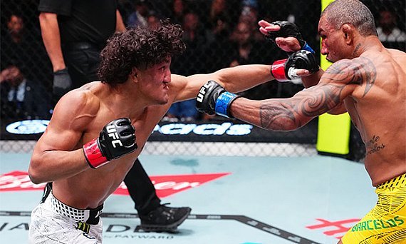 Guerra de Rosas Jr. e Barcelos rende bônus no UFC Vegas 121; veja os premiados