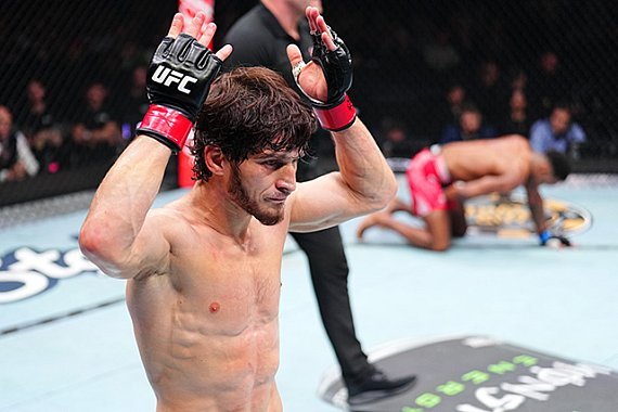 Movsar Evloev promete impor seu jogo e desafia estratégia de Volkanovski no UFC 333