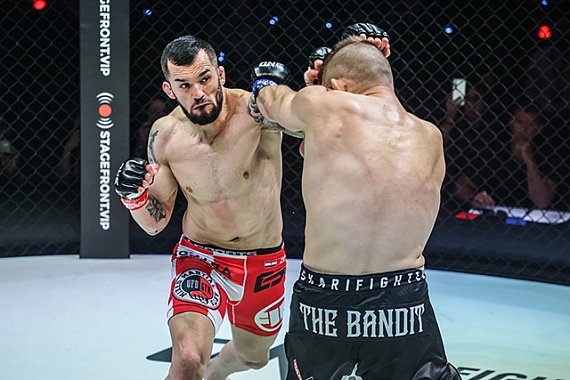 Kalinn Williams recebe estreante Roberto Soldic no UFC 332 e diz não temer o rival