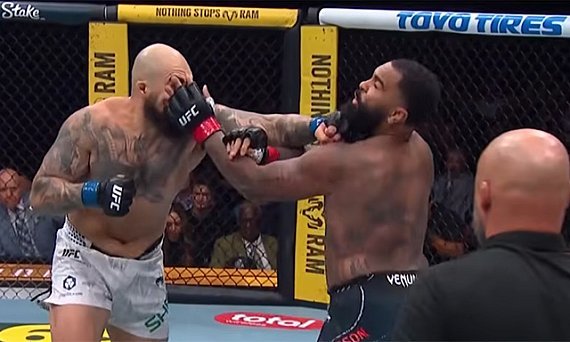 Sean Sharaf nocauteia Gable Steveson em 12 segundos e aplica zebra no UFC 331
