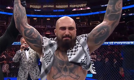 Strickland revela que Sean Sharaf dormia no chão semanas antes da zebra no UFC 331