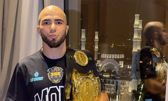 Muhammad Mokaev cobra Dana White e faz campanha por retorno ao UFC