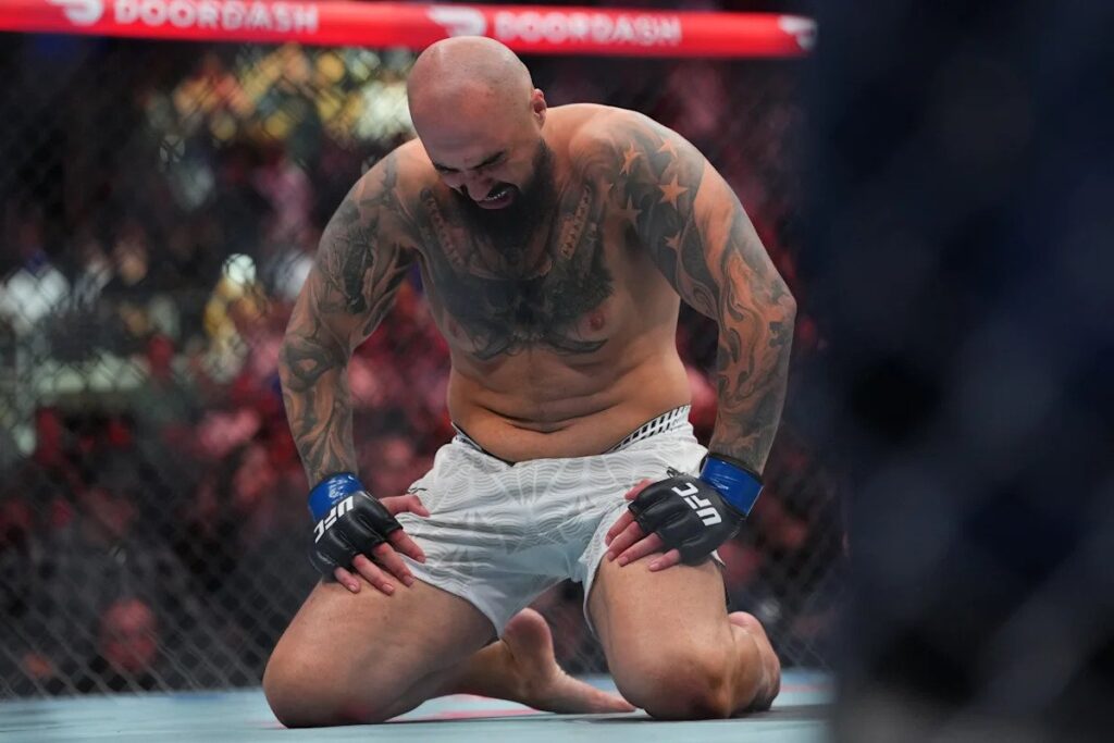 Sean Sharaf celebra zebra sobre Gable Steveson e projeta ascensão nos pesados do UFC