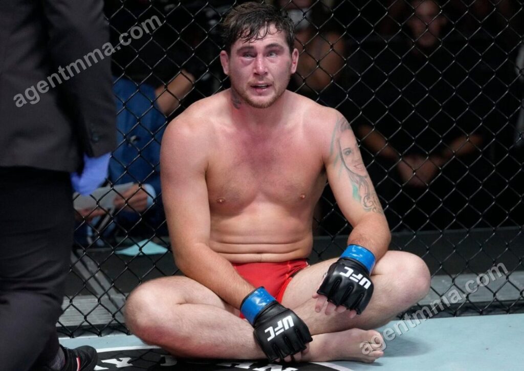 Derek Brunson assina com o BKFC e estreia no boxe sem luvas em novembro