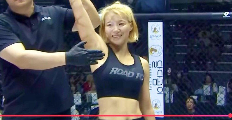 No ROAD FC, Serina encara o maior teste da carreira sob o olhar de Mirai Asakura
