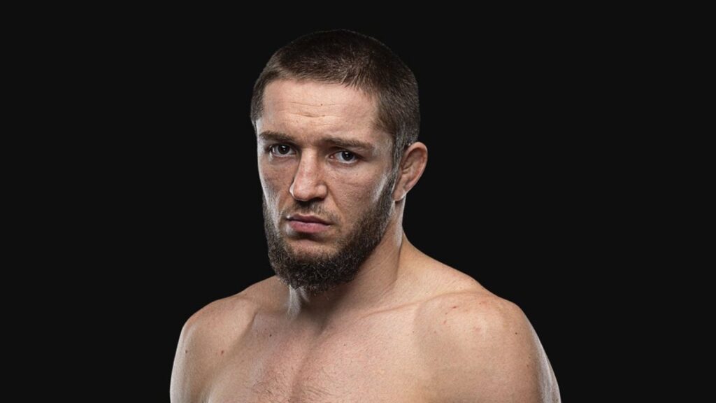 Saygid Izagakhmaev aparece no elenco da PFL após o fim da passagem pelo UFC