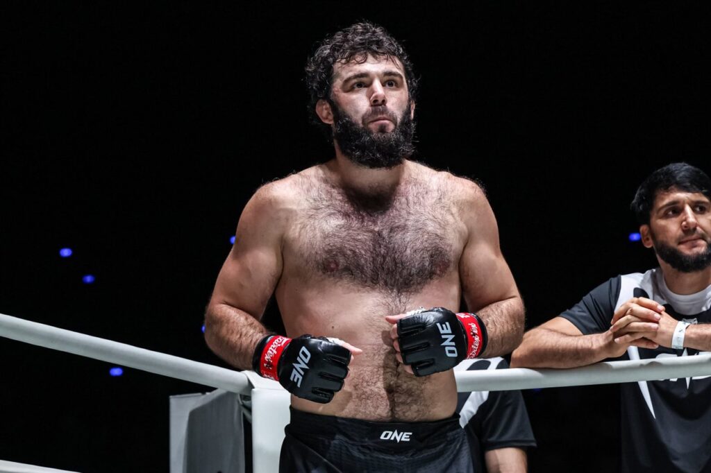 Shamil Erdogan mira domínio em múltiplas divisões após vitória no ONE Fight Night 48