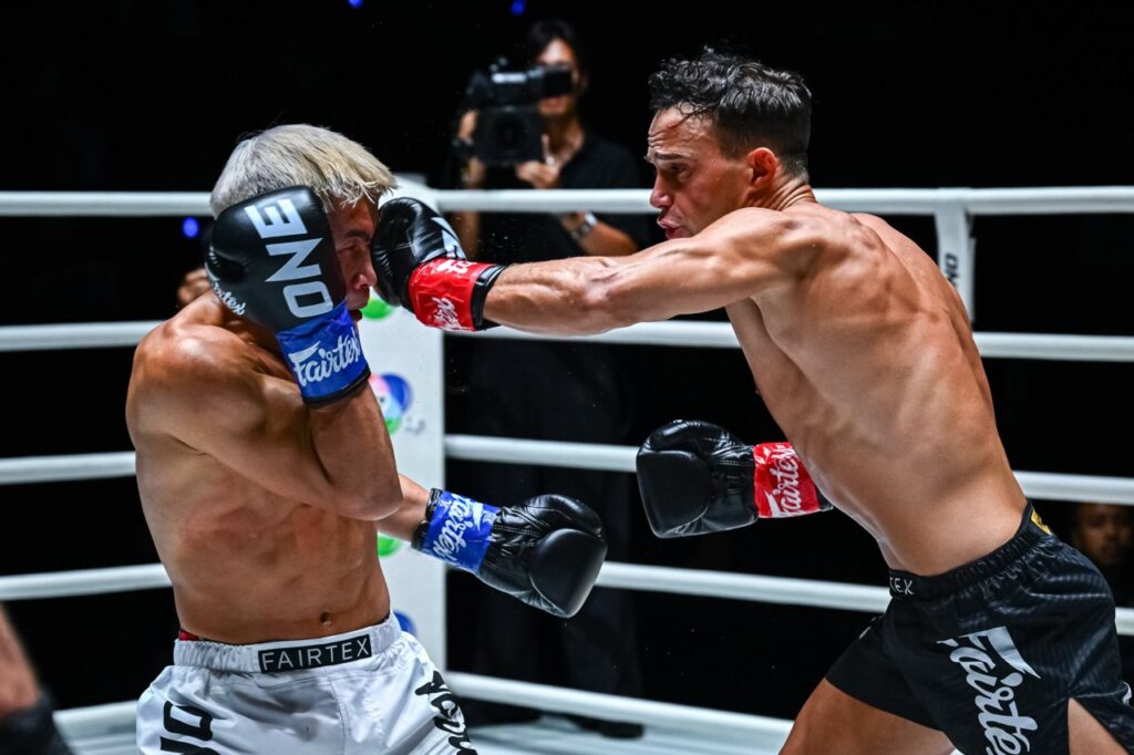 Wang Junguang desafia Di Bella pelo cinturão do kickboxing após superar Prajanchai no ONE
