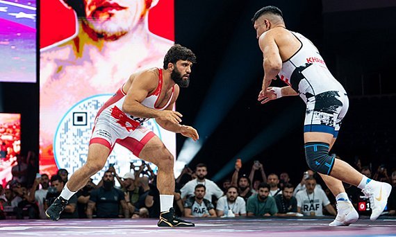 Real American Freestyle estreia em Abu Dhabi com Chimaev x Covington e astros do MMA no wrestling