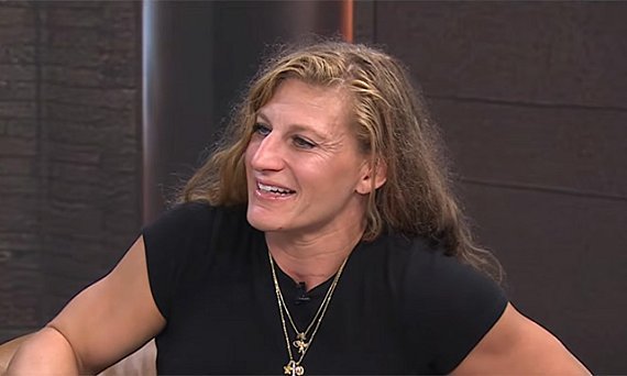 Kayla Harrison relata dúvidas após cirurgia no pescoço e confirma defesa diante de Nunes