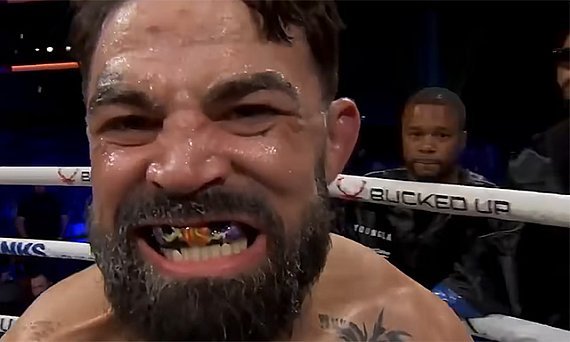 Mike Perry anuncia saída do boxe sem luvas e foco de volta no MMA